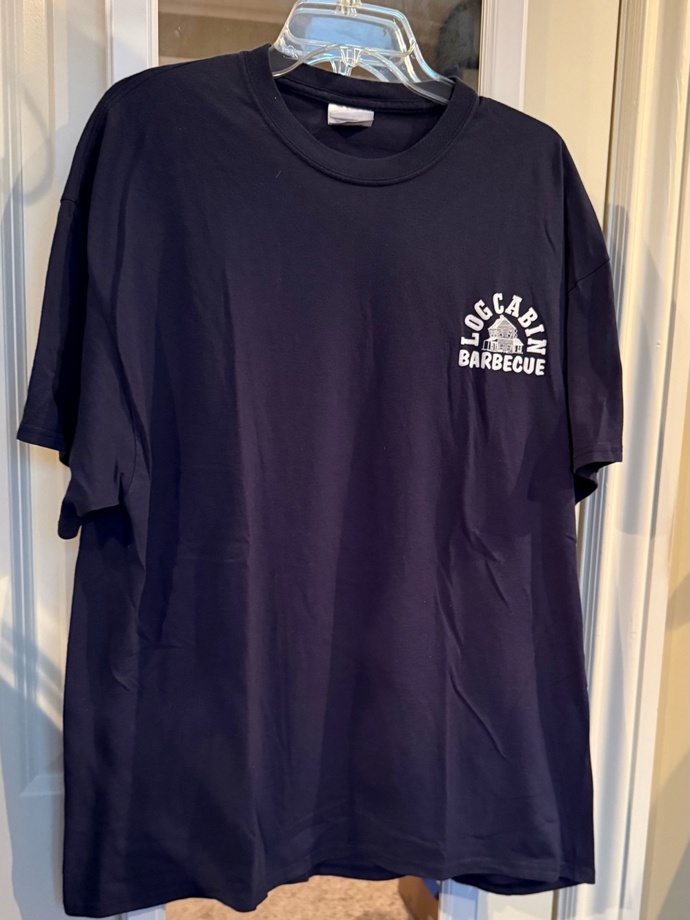🍖 Log Cabin Barbecue Tee • Men’s 2XL • Navy